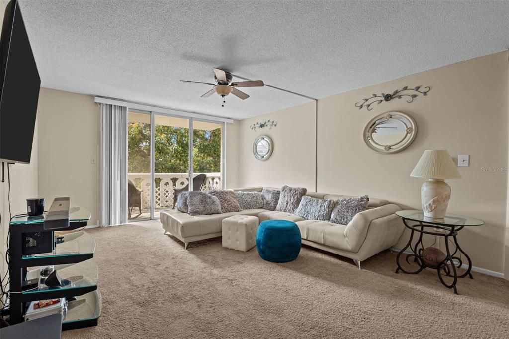 На продажу: $180,000 (2 спален, 2 ванн, 1200 Квадратных фут)