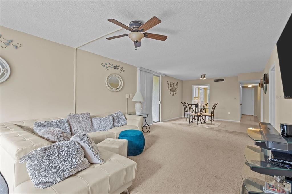 На продажу: $180,000 (2 спален, 2 ванн, 1200 Квадратных фут)