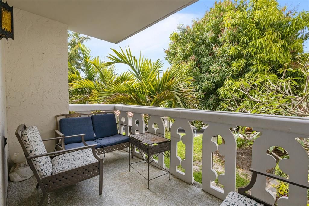 На продажу: $180,000 (2 спален, 2 ванн, 1200 Квадратных фут)