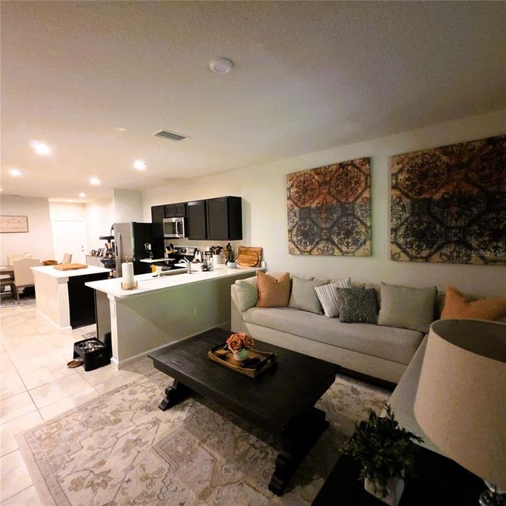 En Venta: $325,000 (3 camas, 2 baños, 1440 Pies cuadrados)