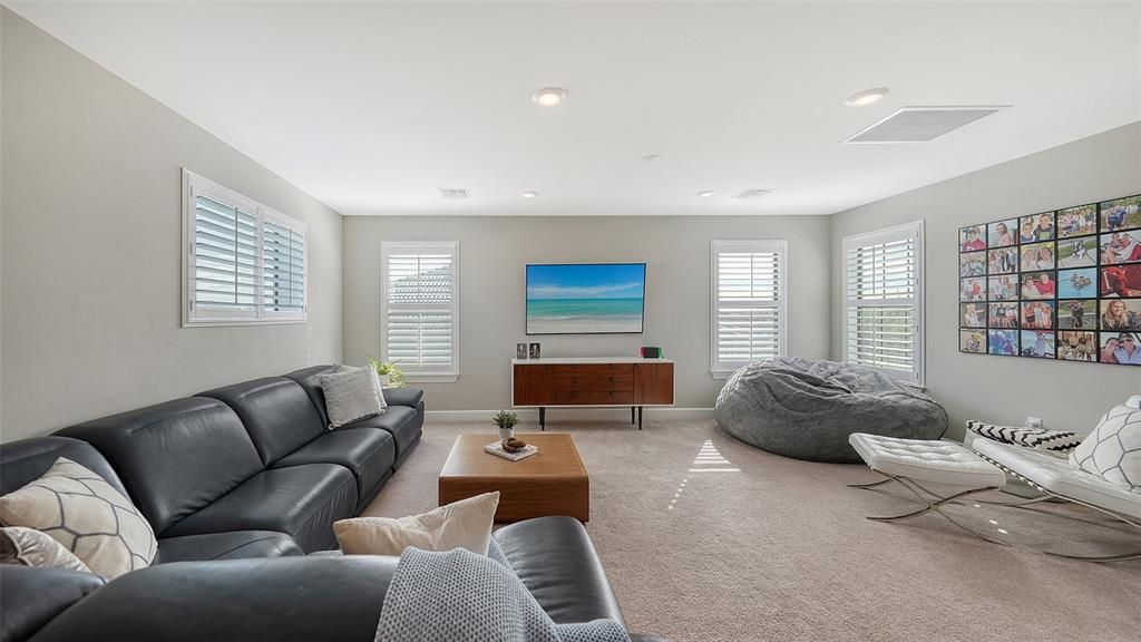 En Venta: $1,495,000 (4 camas, 4 baños, 3857 Pies cuadrados)