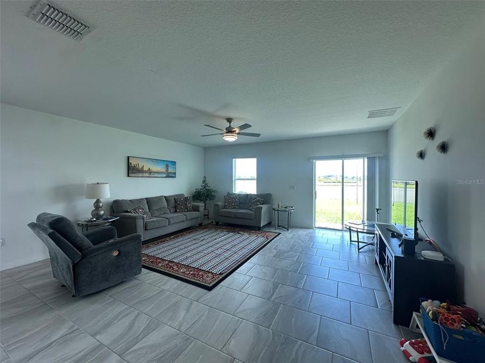 Active With Contract: $2,899 (5 beds, 2 baths, 2879 Square Feet)