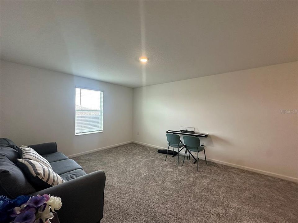 Active With Contract: $2,899 (5 beds, 2 baths, 2879 Square Feet)