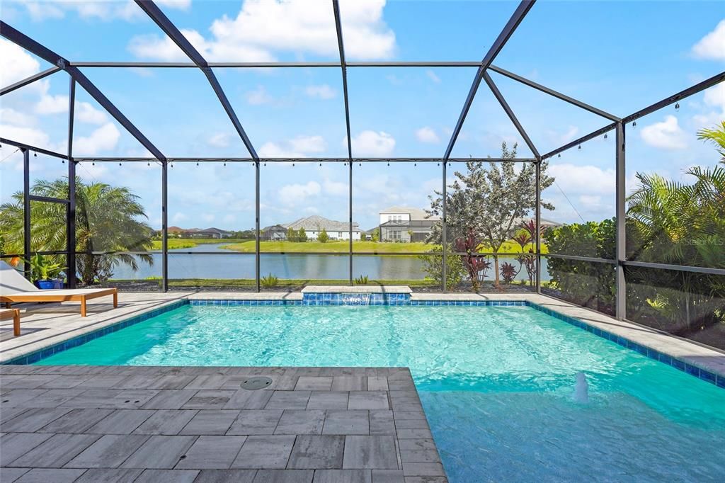 Activo con contrato: $749,000 (4 camas, 2 baños, 3077 Pies cuadrados)