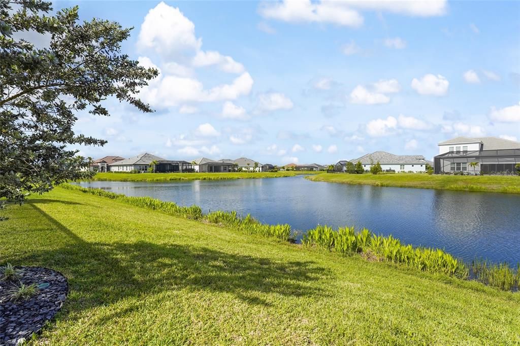 Activo con contrato: $749,000 (4 camas, 2 baños, 3077 Pies cuadrados)