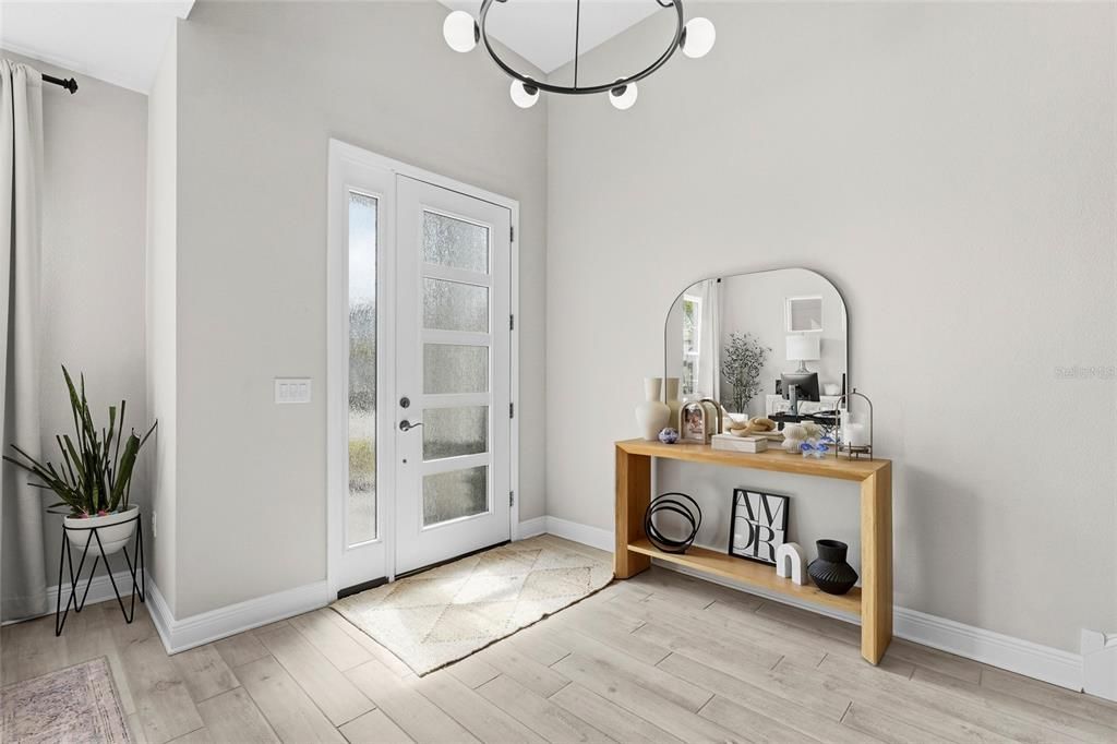 Activo con contrato: $749,000 (4 camas, 2 baños, 3077 Pies cuadrados)