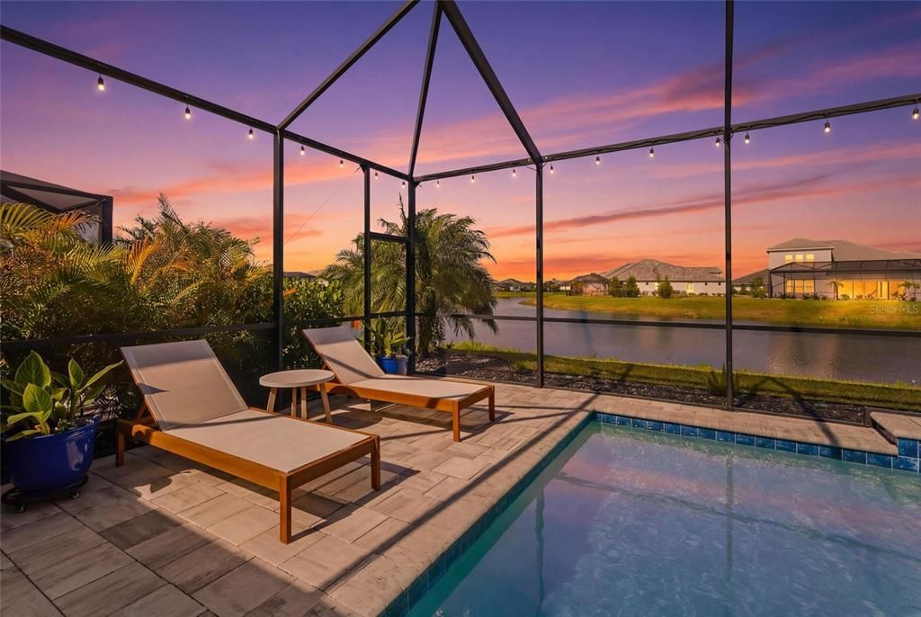 Activo con contrato: $749,000 (4 camas, 2 baños, 3077 Pies cuadrados)