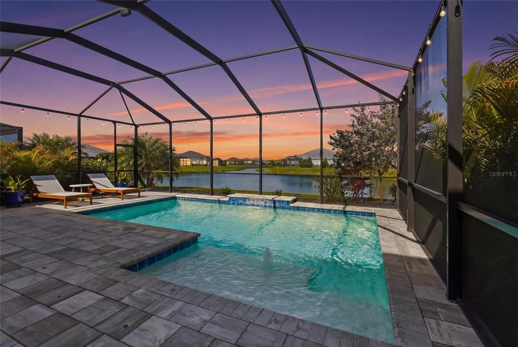 Activo con contrato: $749,000 (4 camas, 2 baños, 3077 Pies cuadrados)