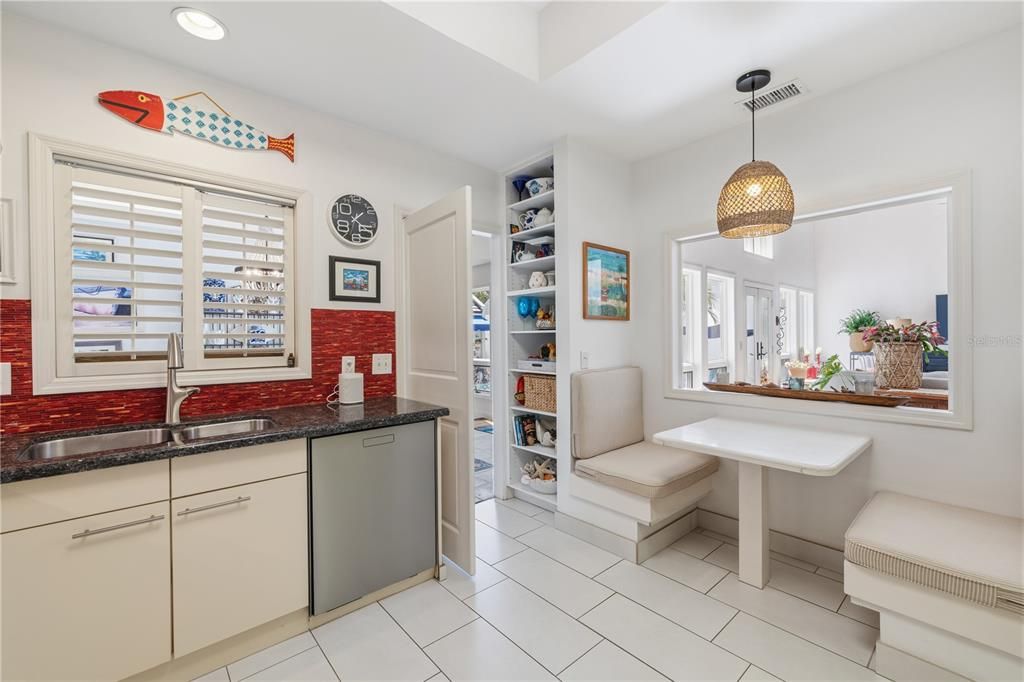 Activo con contrato: $615,000 (2 camas, 2 baños, 1707 Pies cuadrados)