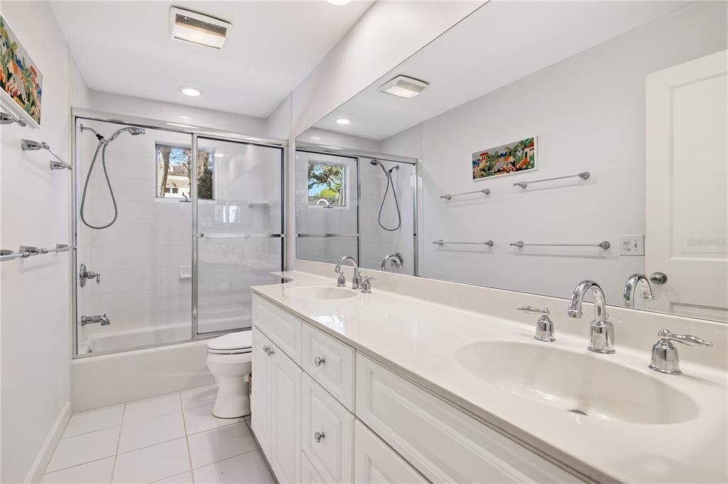 Activo con contrato: $615,000 (2 camas, 2 baños, 1707 Pies cuadrados)