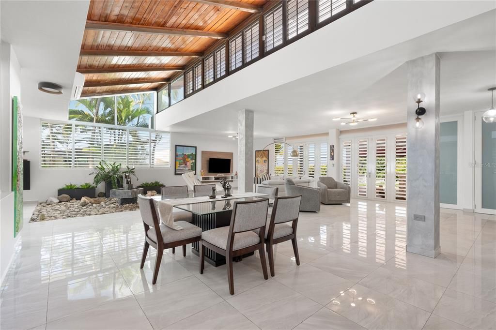 Activo con contrato: $1,195,000 (4 camas, 2 baños, 3132 Pies cuadrados)