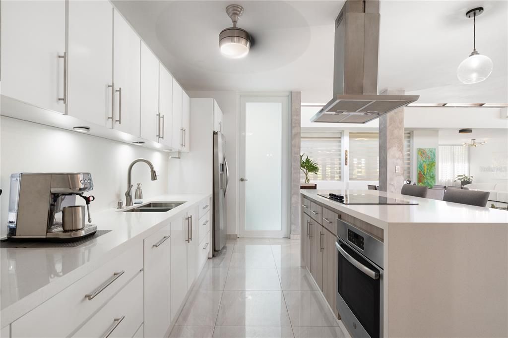 Activo con contrato: $1,195,000 (4 camas, 2 baños, 3132 Pies cuadrados)