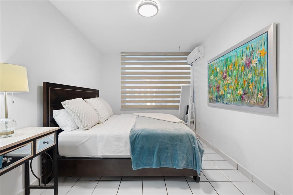 Activo con contrato: $1,195,000 (4 camas, 2 baños, 3132 Pies cuadrados)