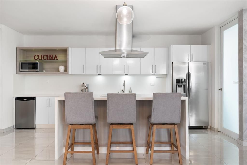 Activo con contrato: $1,195,000 (4 camas, 2 baños, 3132 Pies cuadrados)