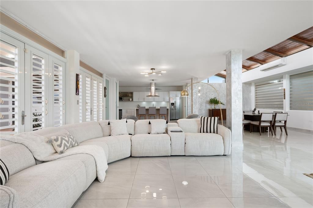 Activo con contrato: $1,195,000 (4 camas, 2 baños, 3132 Pies cuadrados)