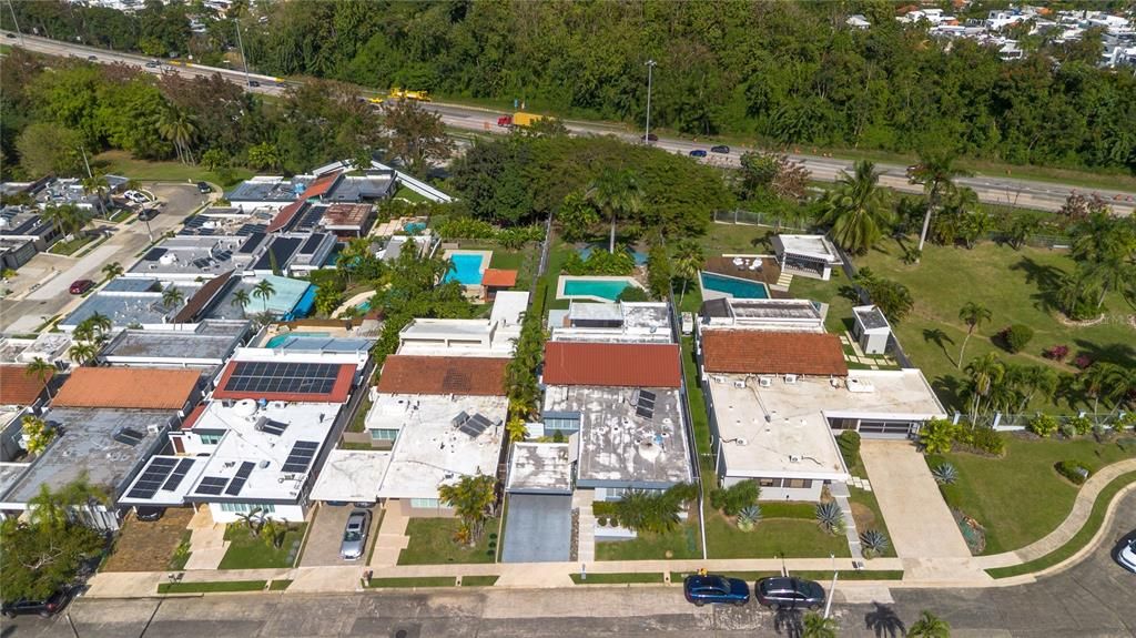 Activo con contrato: $1,195,000 (4 camas, 2 baños, 3132 Pies cuadrados)
