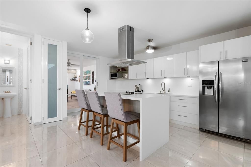 Activo con contrato: $1,195,000 (4 camas, 2 baños, 3132 Pies cuadrados)