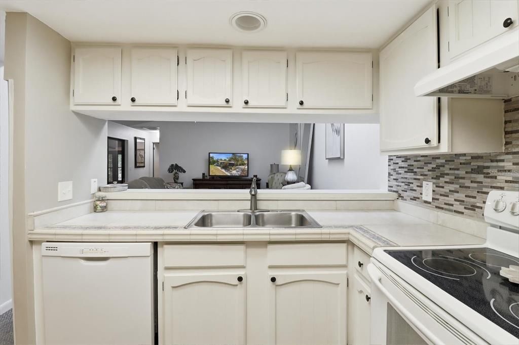 En Venta: $175,000 (2 camas, 2 baños, 1044 Pies cuadrados)