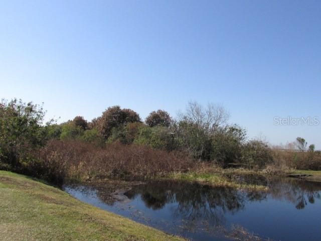 待售: $700,000 (5.26 acres)