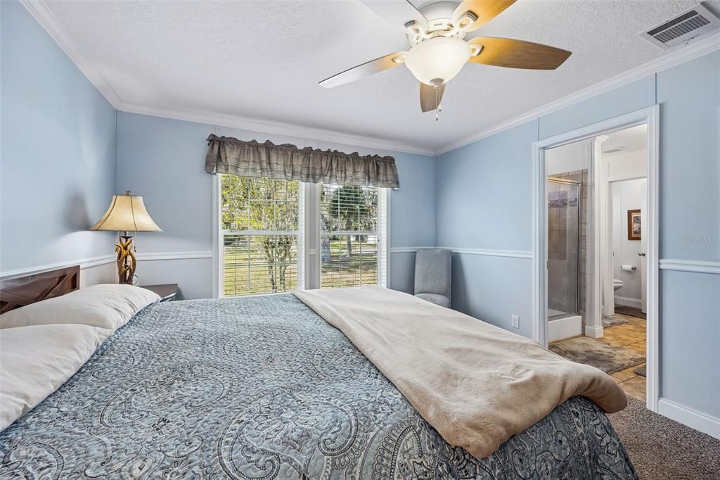 For Sale: $574,999 (2 beds, 2 baths, 1352 Square Feet)