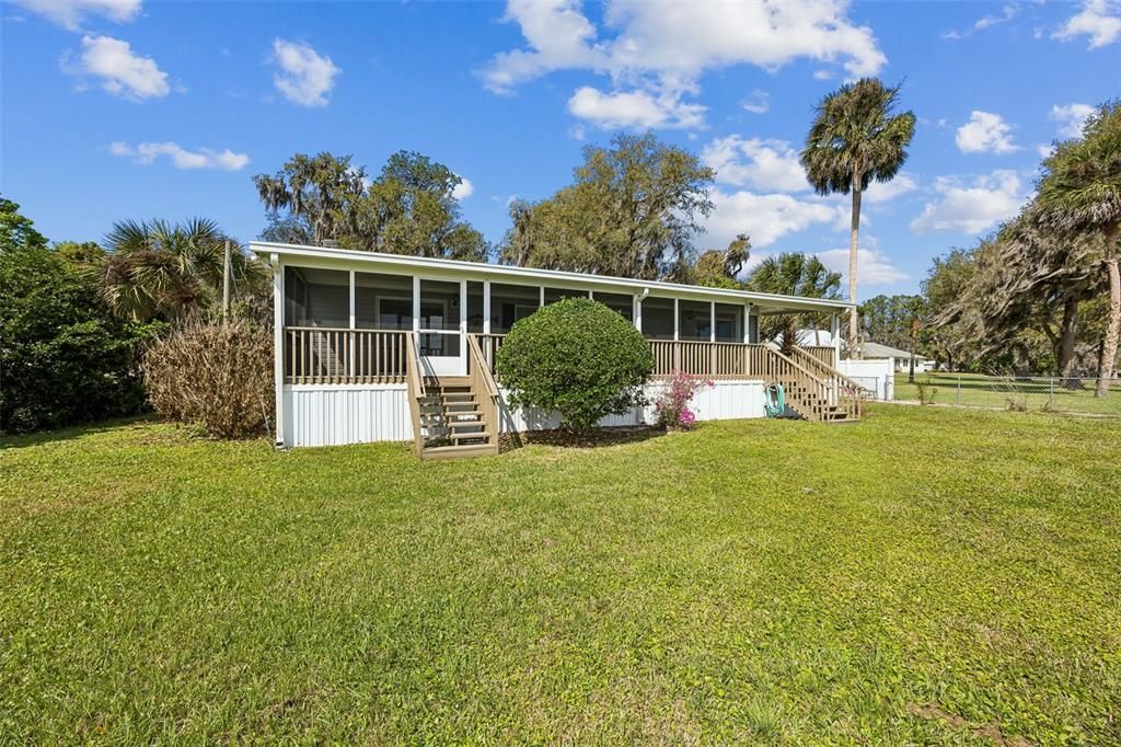 For Sale: $574,999 (2 beds, 2 baths, 1352 Square Feet)