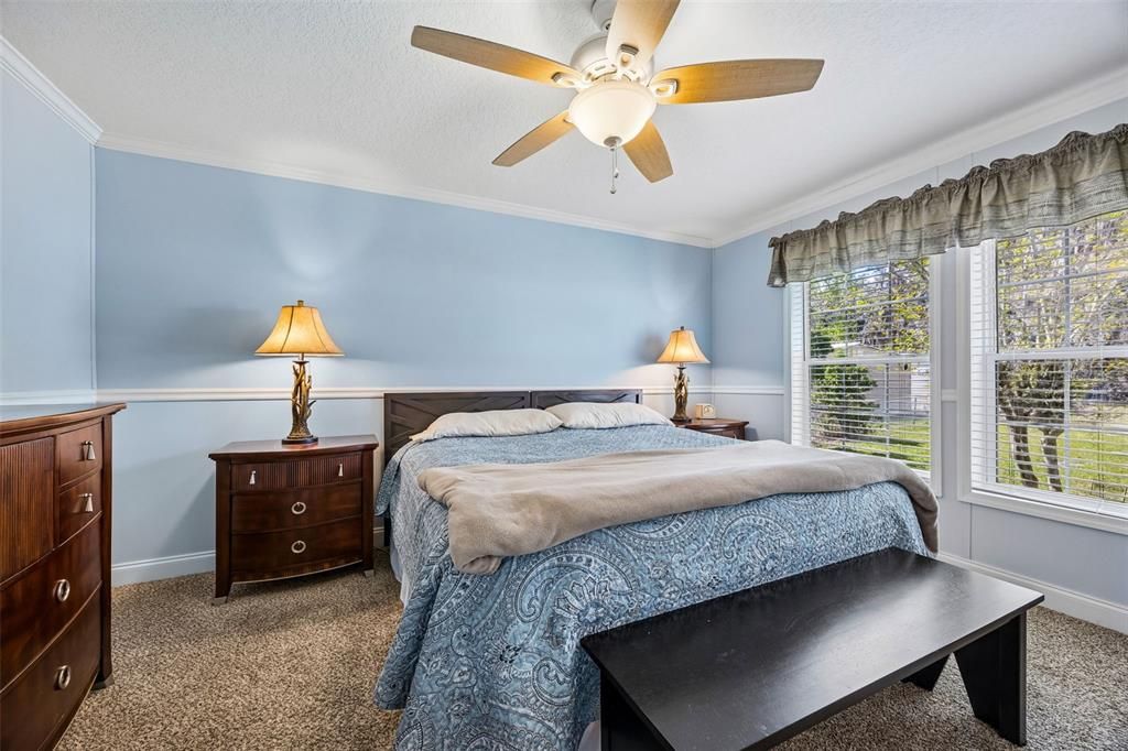 For Sale: $574,999 (2 beds, 2 baths, 1352 Square Feet)