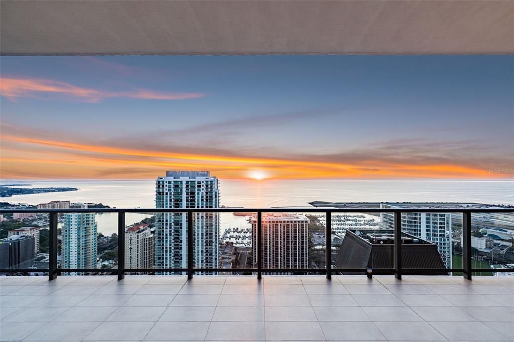 待售: $6,595,000 (3 贝兹, 4 浴室, 3989 平方英尺)