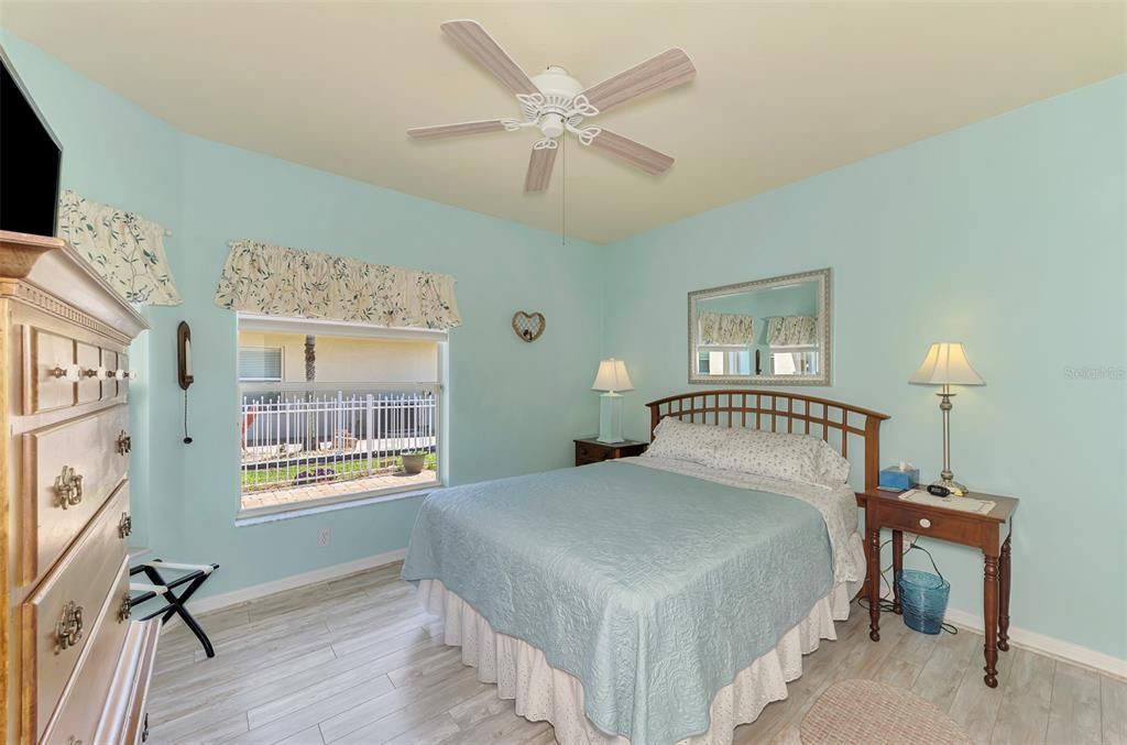 Под контрактом: $262,000 (2 спален, 2 ванн, 1385 Квадратных фут)