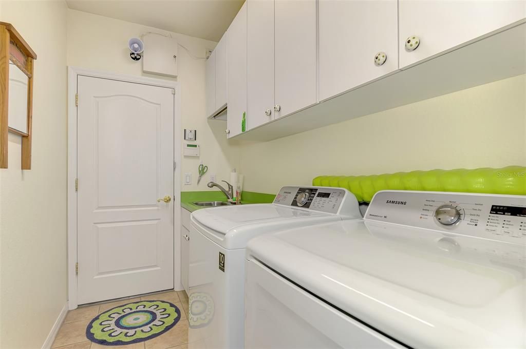 Под контрактом: $262,000 (2 спален, 2 ванн, 1385 Квадратных фут)