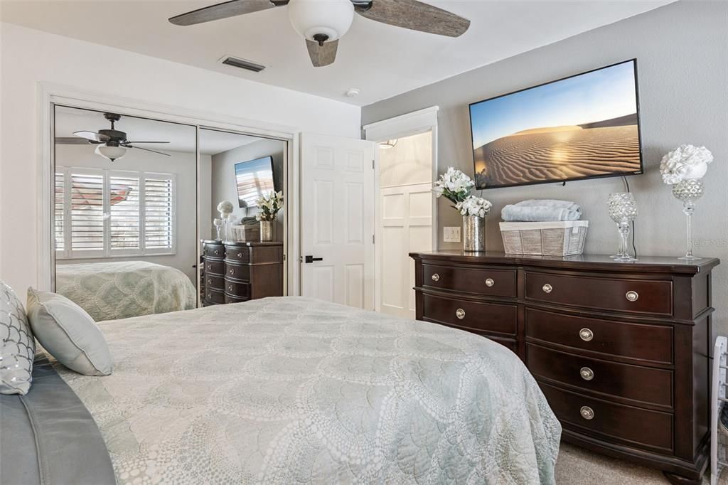 For Sale: $499,999 (3 beds, 2 baths, 2374 Square Feet)