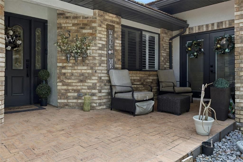 For Sale: $499,999 (3 beds, 2 baths, 2374 Square Feet)