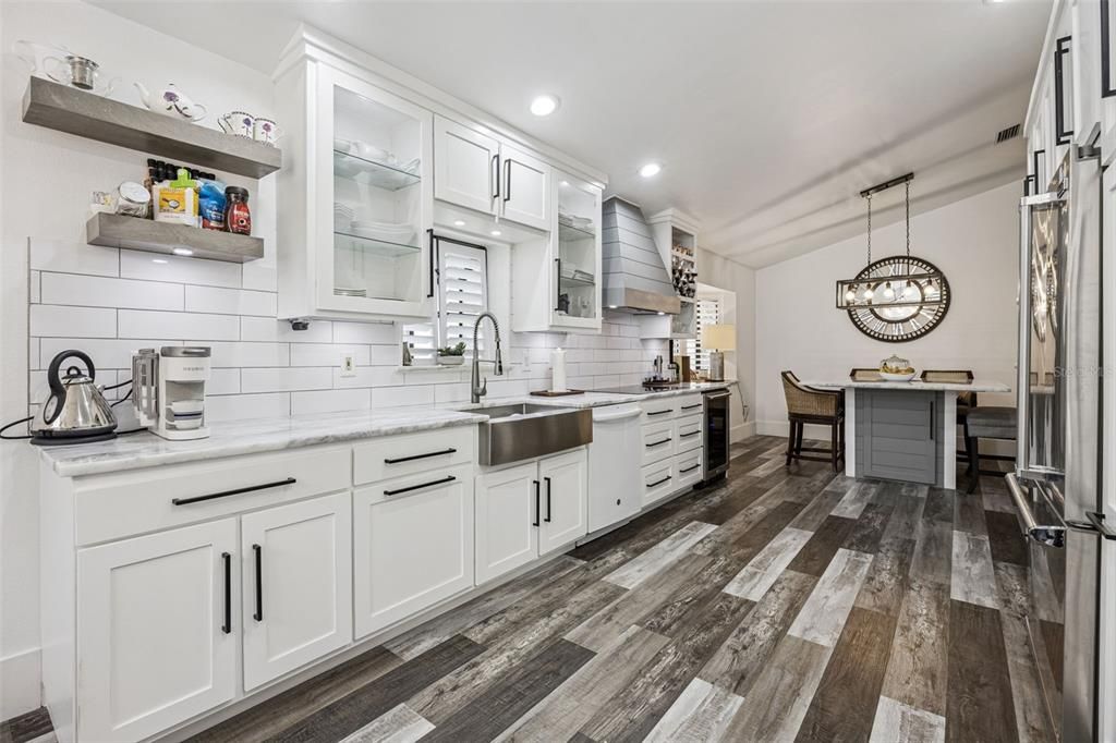 For Sale: $499,999 (3 beds, 2 baths, 2374 Square Feet)