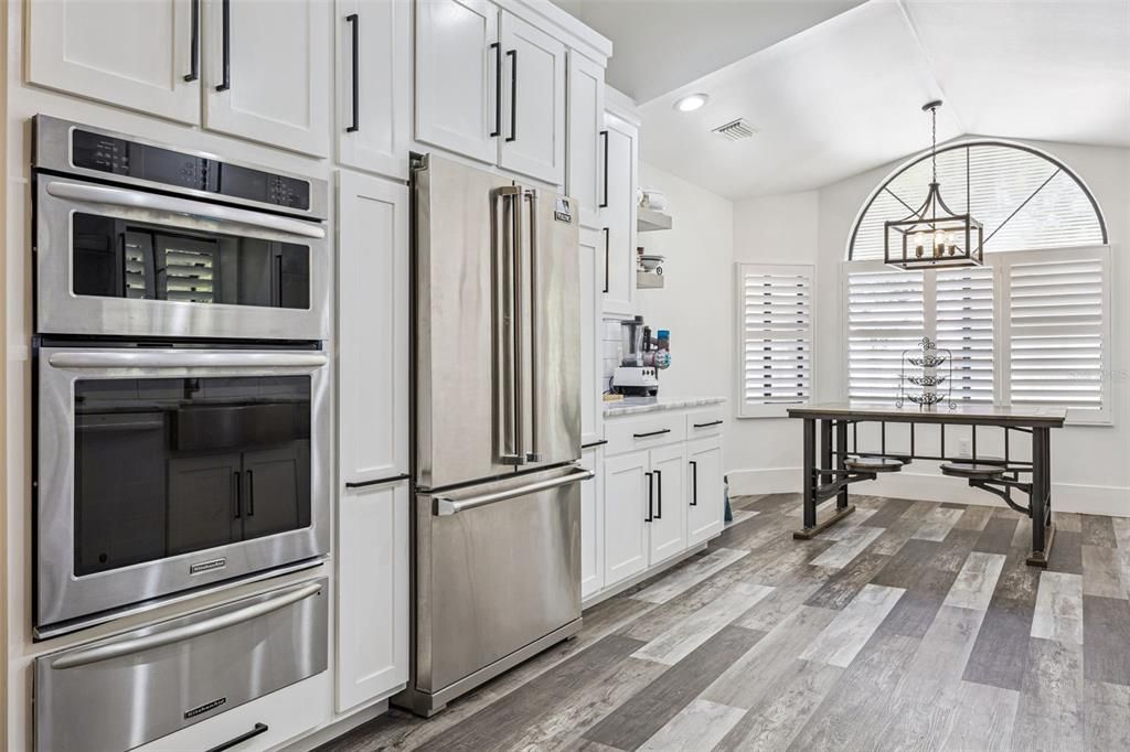 For Sale: $499,999 (3 beds, 2 baths, 2374 Square Feet)