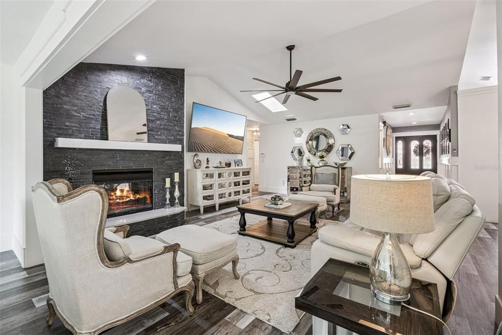 For Sale: $499,999 (3 beds, 2 baths, 2374 Square Feet)