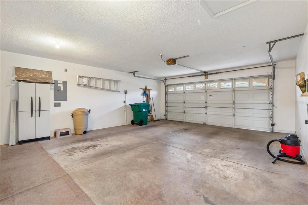 Active With Contract: $179,000 (2 beds, 2 baths, 1356 Square Feet)