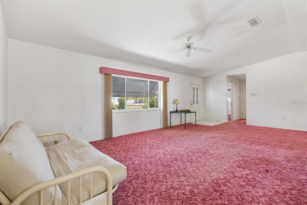 Active With Contract: $179,000 (2 beds, 2 baths, 1356 Square Feet)