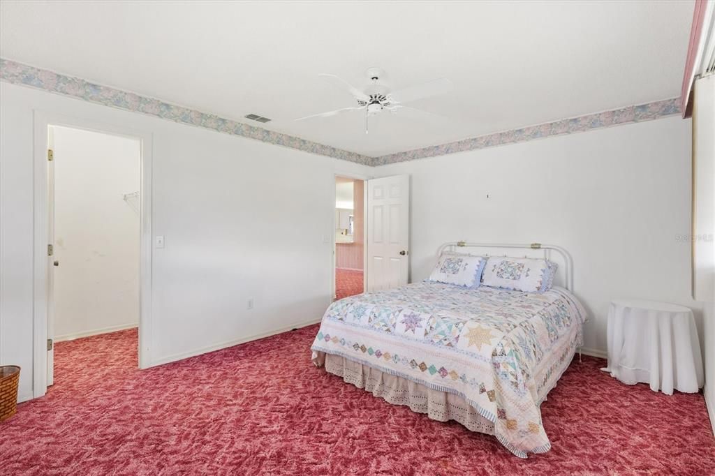 Active With Contract: $179,000 (2 beds, 2 baths, 1356 Square Feet)