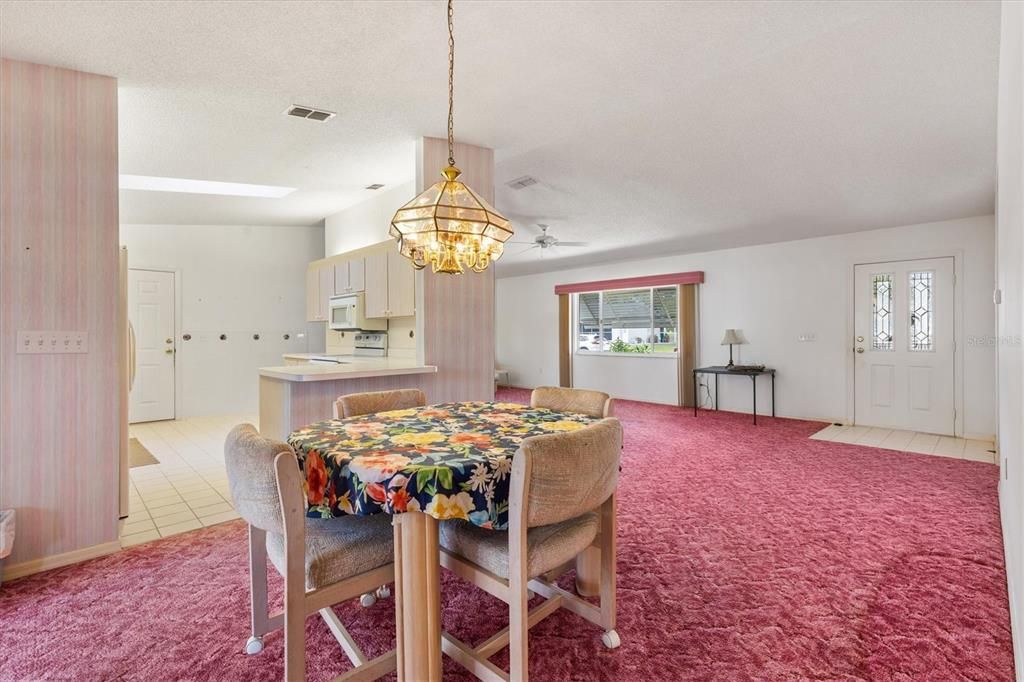 Active With Contract: $179,000 (2 beds, 2 baths, 1356 Square Feet)