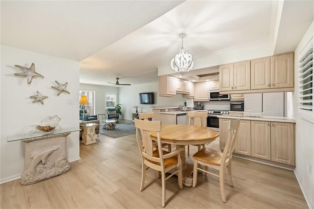 For Sale: $675,000 (2 beds, 2 baths, 1205 Square Feet)