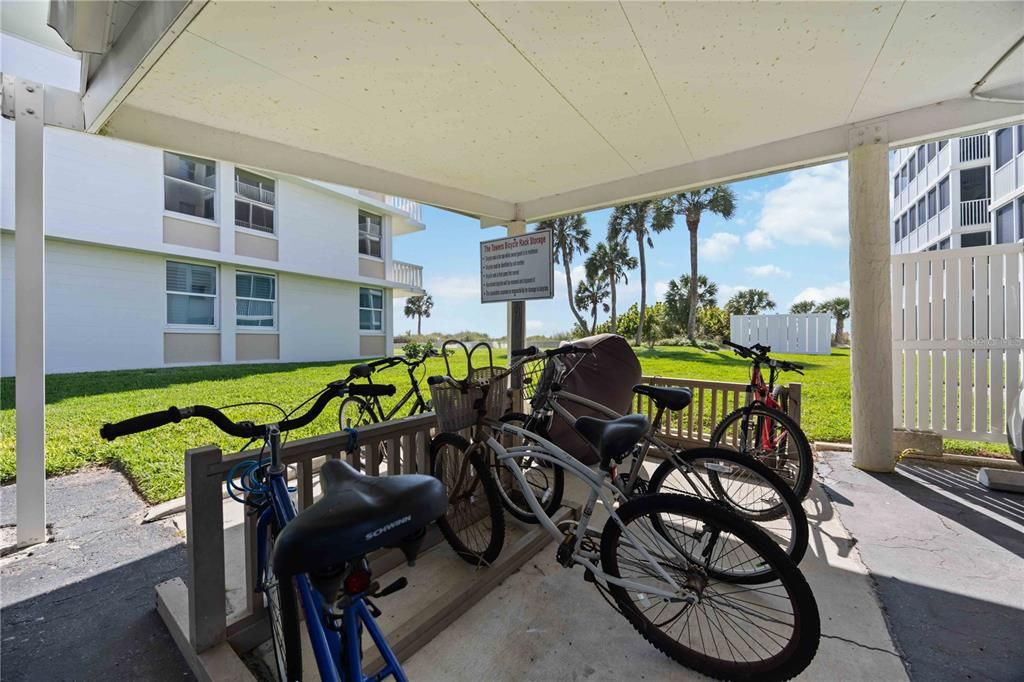 For Sale: $675,000 (2 beds, 2 baths, 1205 Square Feet)
