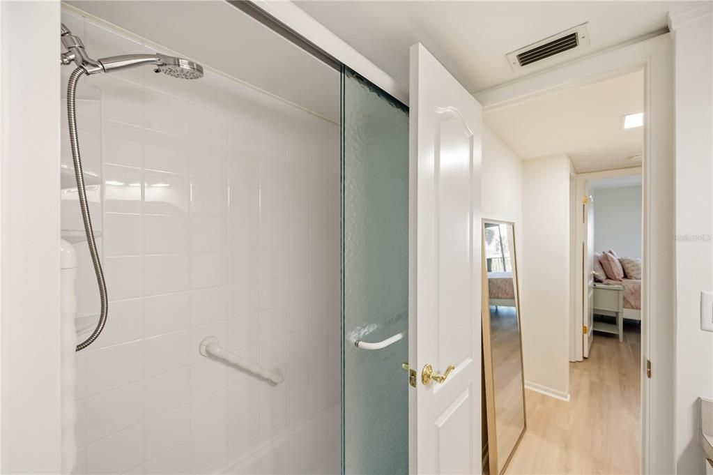 For Sale: $675,000 (2 beds, 2 baths, 1205 Square Feet)