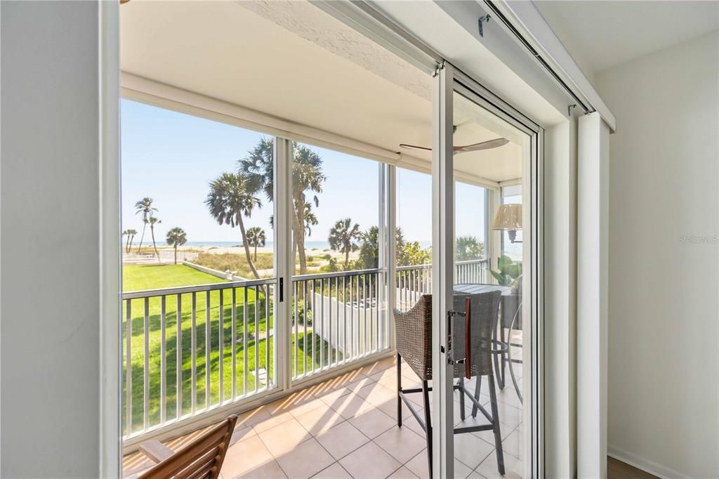 For Sale: $675,000 (2 beds, 2 baths, 1205 Square Feet)