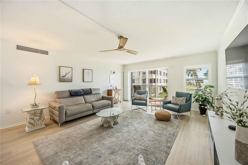 For Sale: $675,000 (2 beds, 2 baths, 1205 Square Feet)