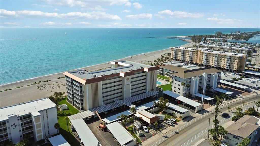 For Sale: $675,000 (2 beds, 2 baths, 1205 Square Feet)