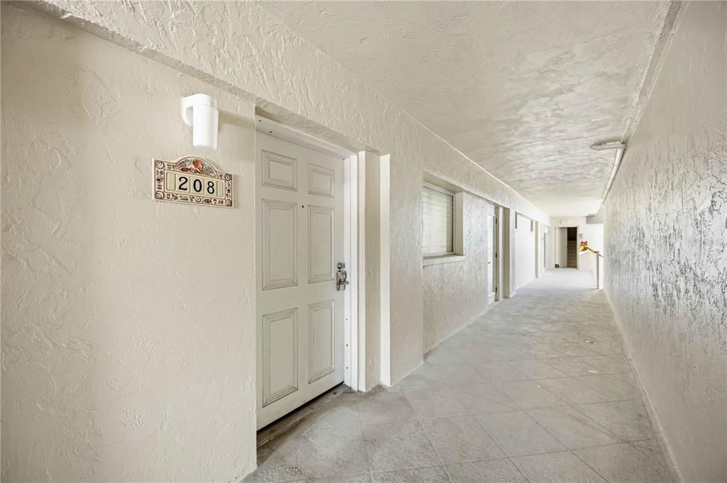 For Sale: $675,000 (2 beds, 2 baths, 1205 Square Feet)