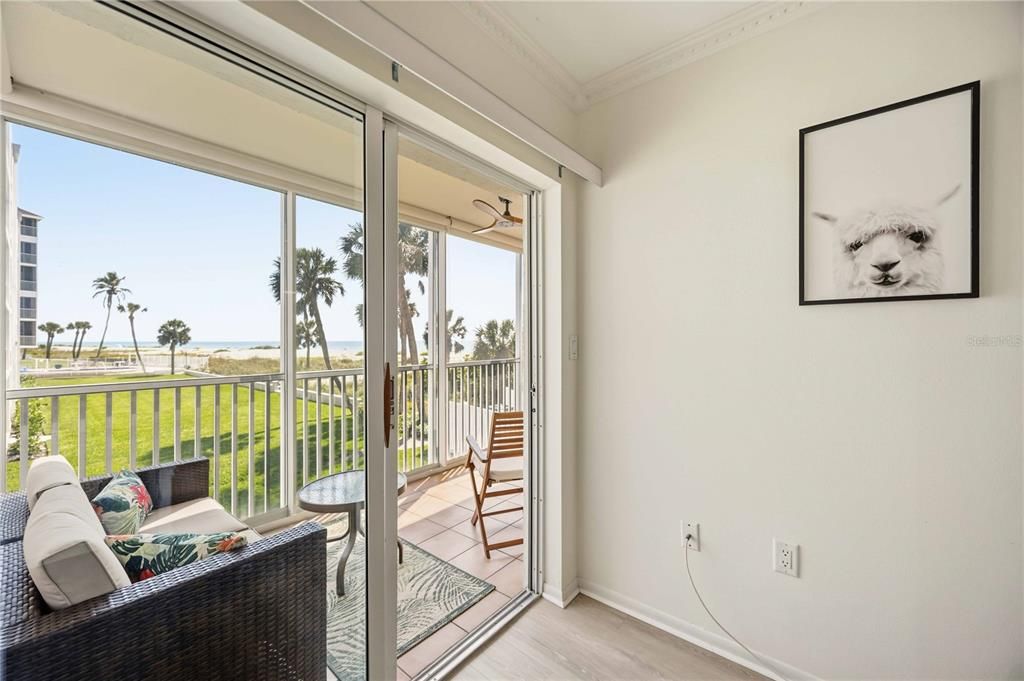 For Sale: $675,000 (2 beds, 2 baths, 1205 Square Feet)