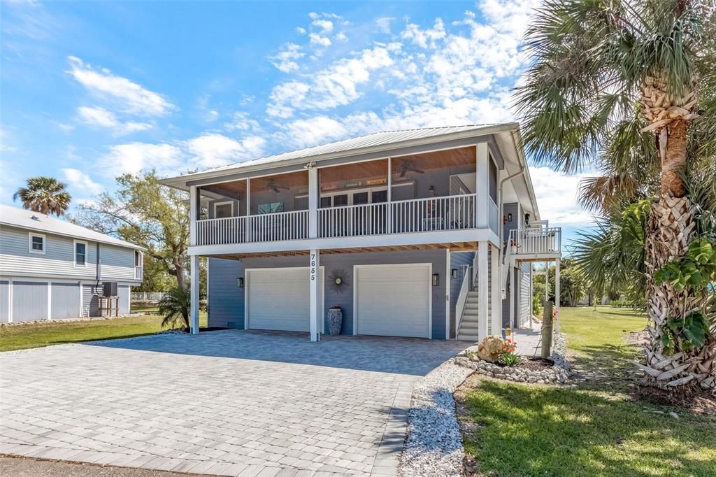 For Sale: $549,500 (3 beds, 3 baths, 1810 Square Feet)