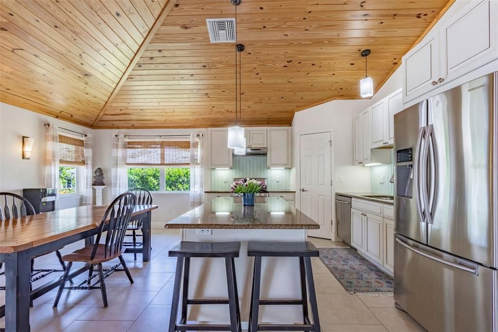 For Sale: $549,500 (3 beds, 3 baths, 1810 Square Feet)