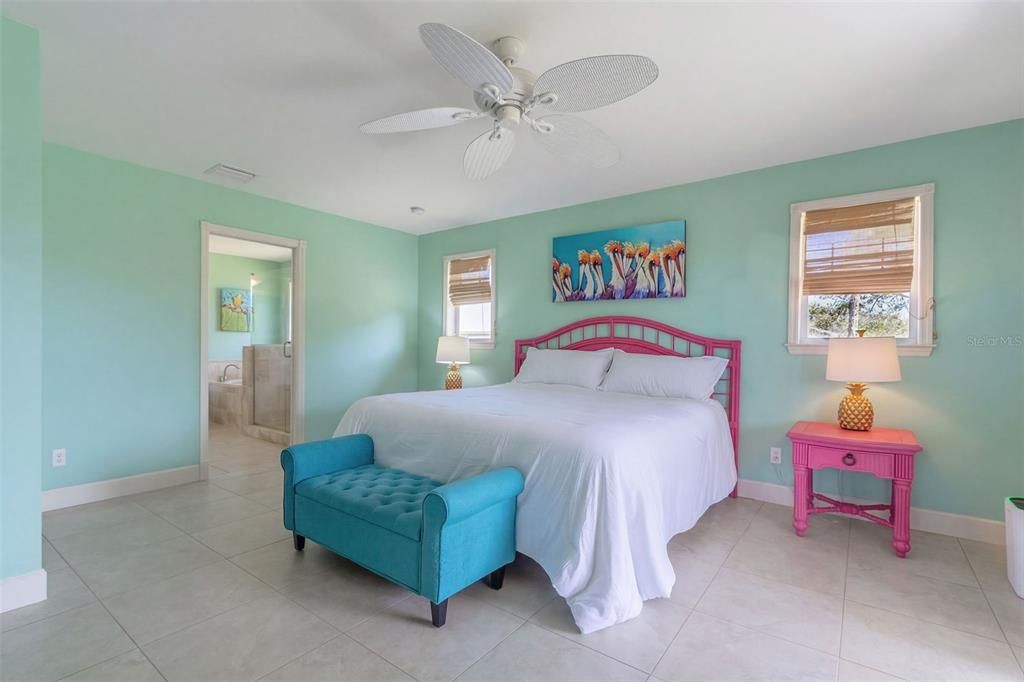 For Sale: $549,500 (3 beds, 3 baths, 1810 Square Feet)