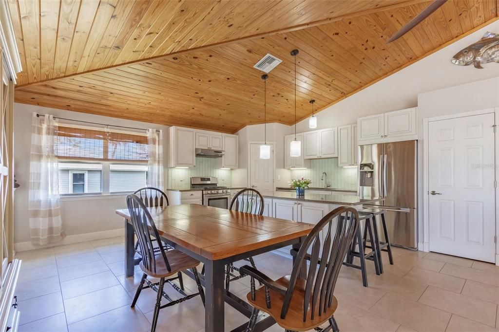 For Sale: $549,500 (3 beds, 3 baths, 1810 Square Feet)